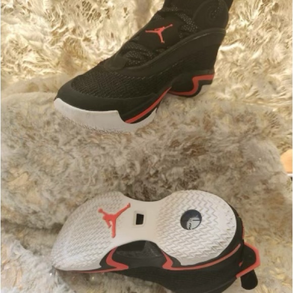 Air Jordan 36 Black/Red/White Basketball Shoes Size 4Y - Picture 2 of 5